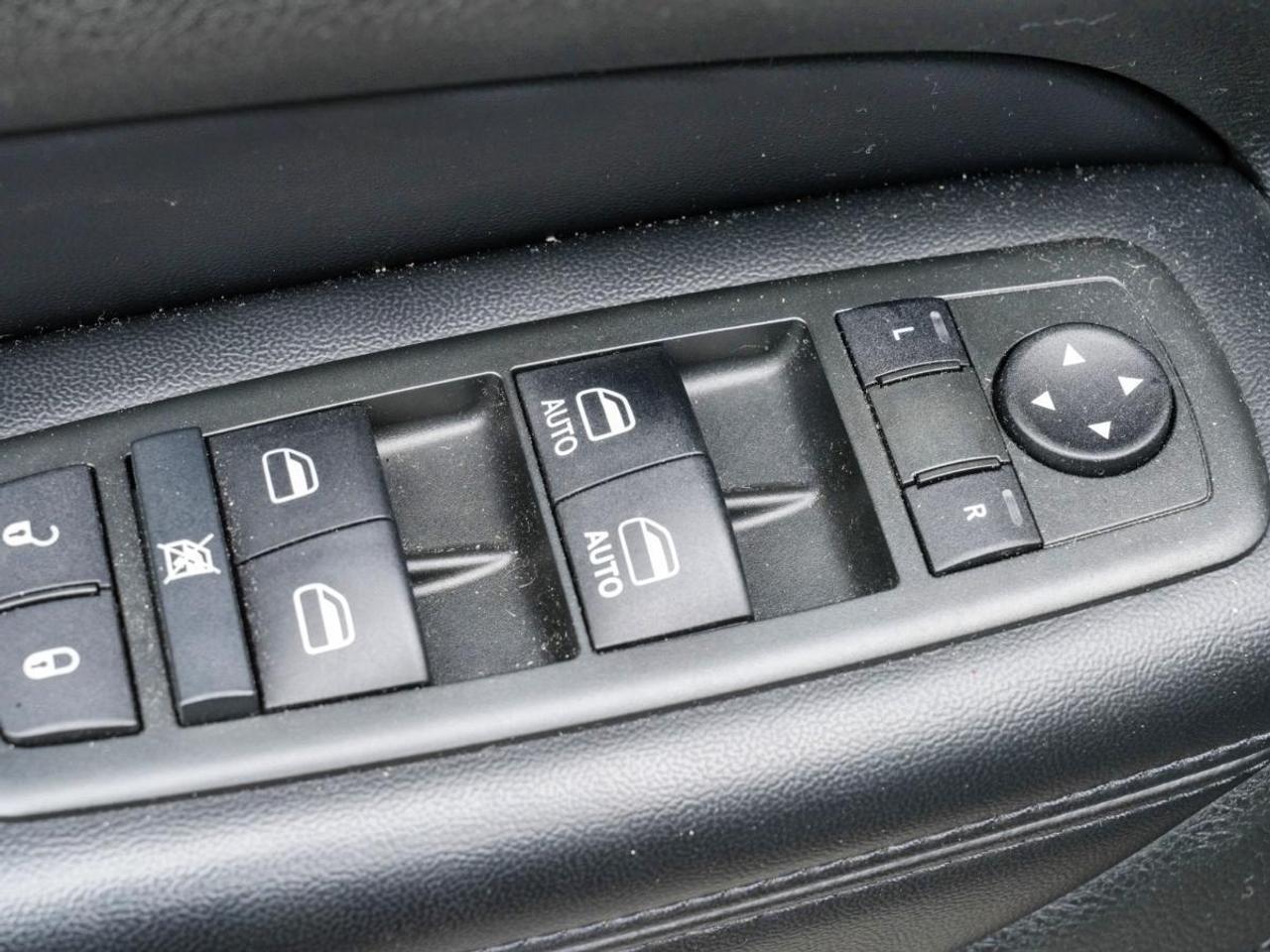 2014 Jeep Grand Cherokee 4WD 4dr Laredo | SUN ROOF | LEATHER Photo