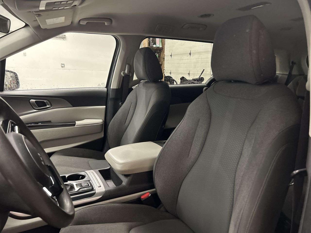 2022 Kia Carnival 7-PASS |CARPLAY |ALLOYS |LANE KEEP |REAR CAM | A/C Photo
