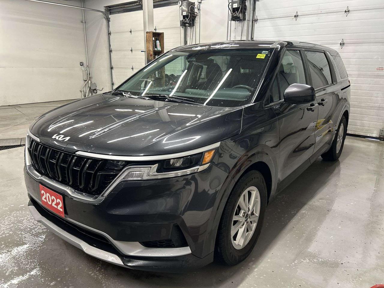 2022 Kia Carnival 7-PASS |CARPLAY |ALLOYS |LANE KEEP |REAR CAM | A/C Photo0