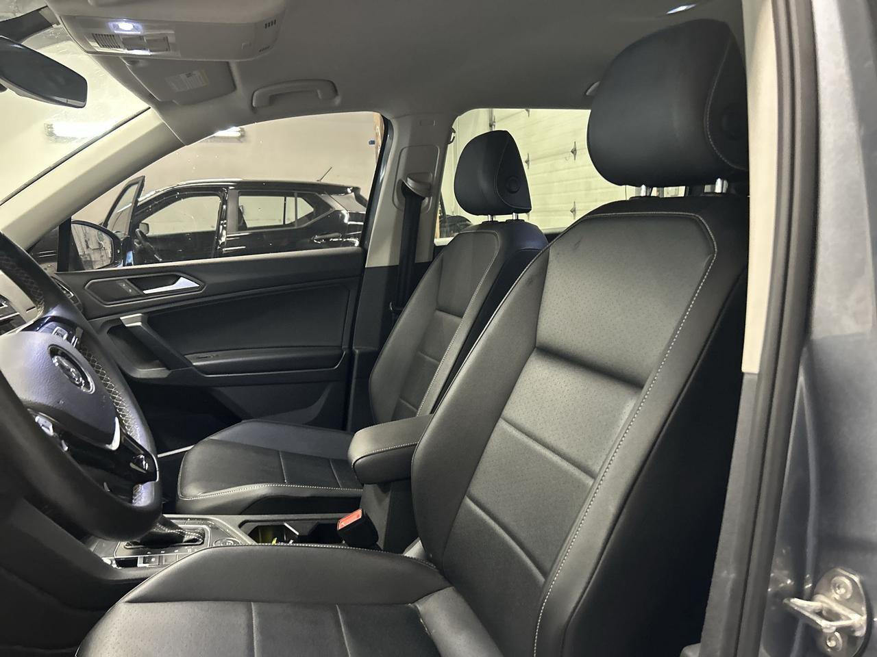 2021 Volkswagen Tiguan COMFORTLINE AWD | HTD LEATHER | CARPLAY | ALLOYS Photo