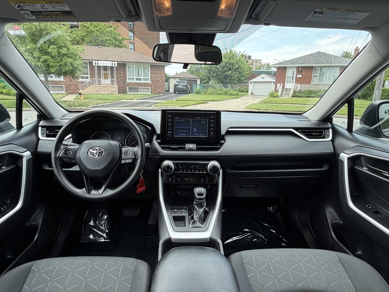 2021 Toyota RAV4 LE FWD Photo