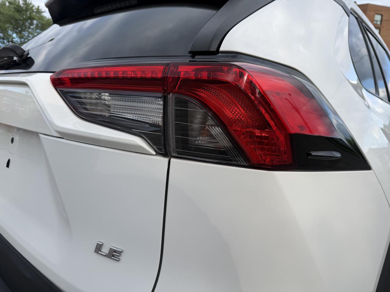 2020 Toyota RAV4 LE FWD Photo