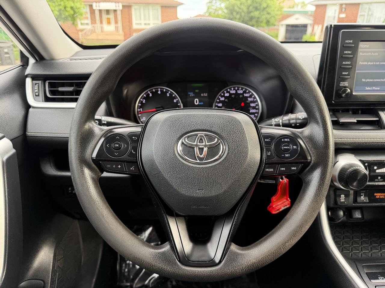 2020 Toyota RAV4 LE FWD Photo