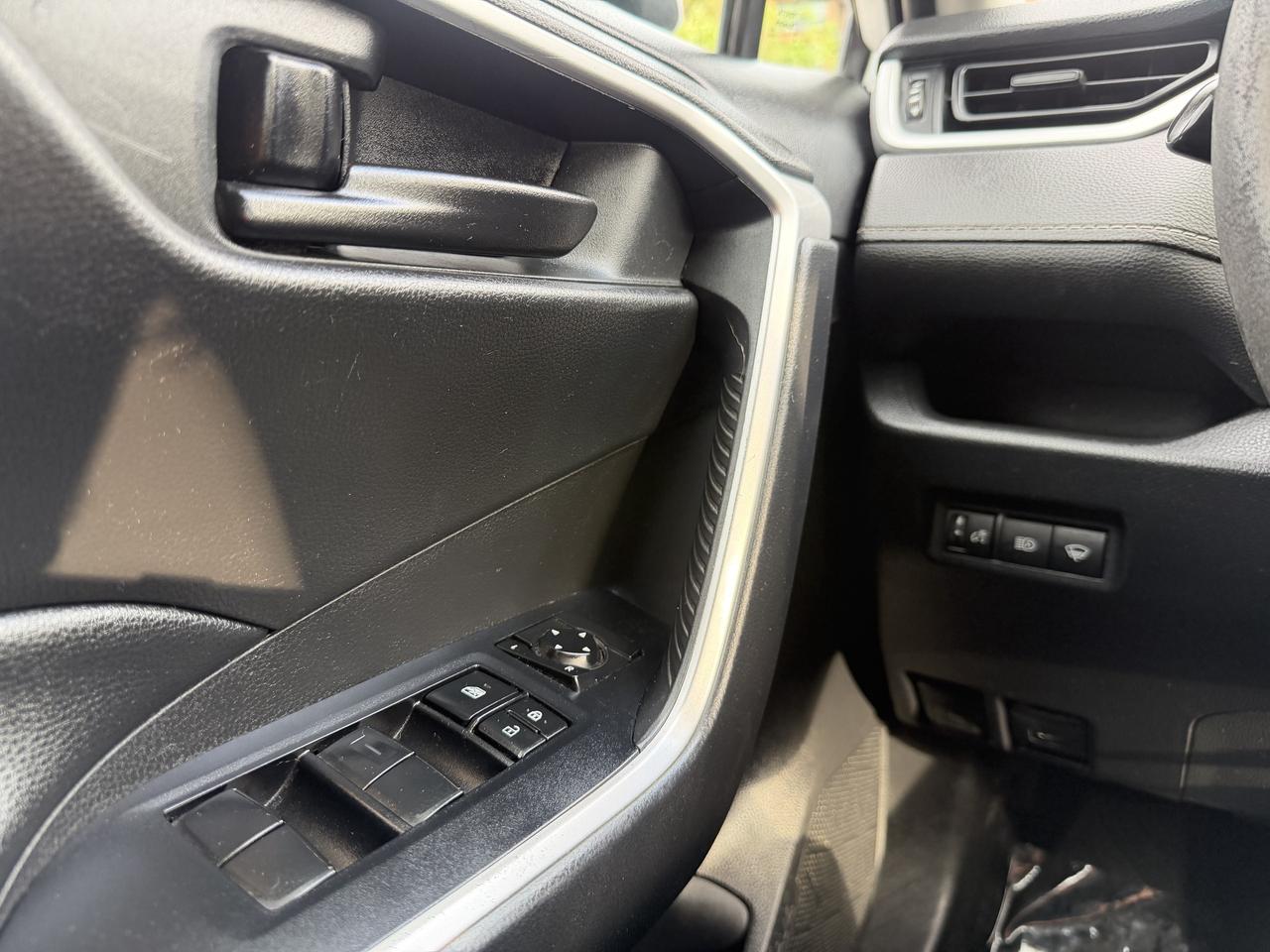 2020 Toyota RAV4 LE FWD Photo