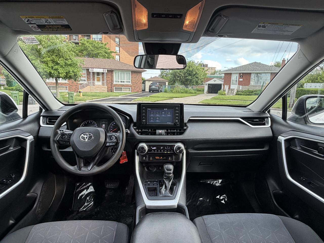 2020 Toyota RAV4 LE FWD Photo