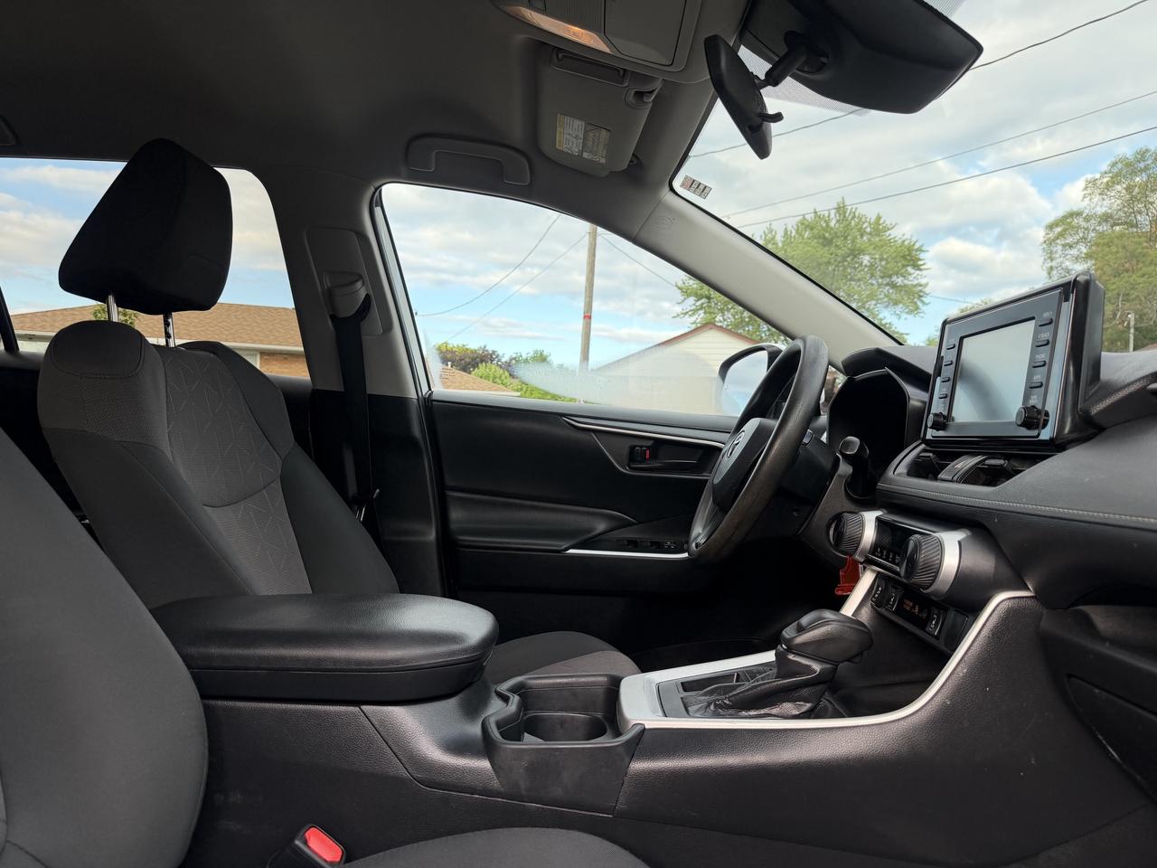 2020 Toyota RAV4 LE FWD Photo