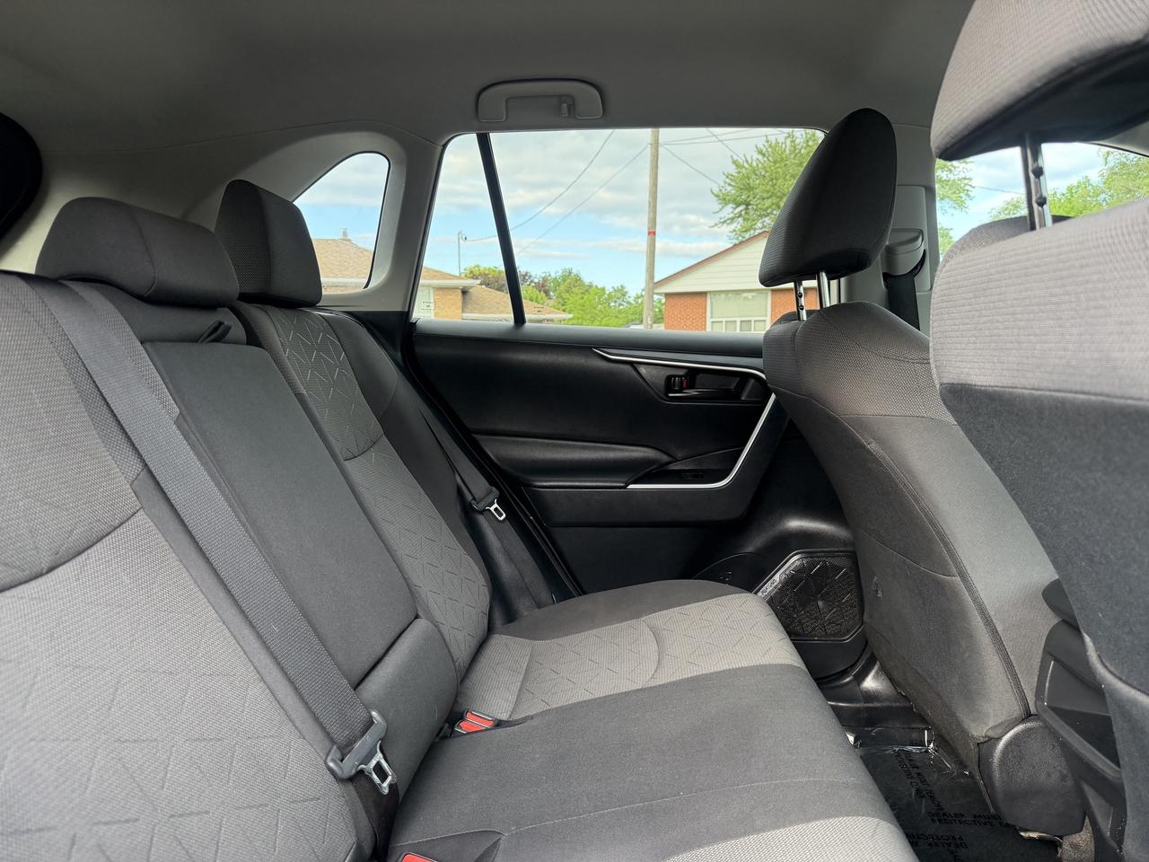 2020 Toyota RAV4 LE FWD Photo