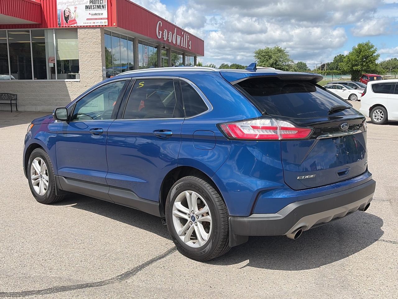 2020 Ford Edge SEL, CLEAN CARFAX, HEATED LEATHER, REMOTE START! Photo