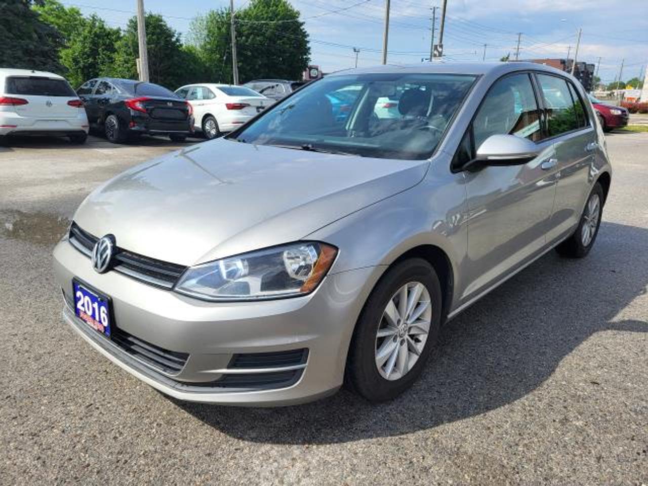 2016 Volkswagen Golf TRENDLINE Photo