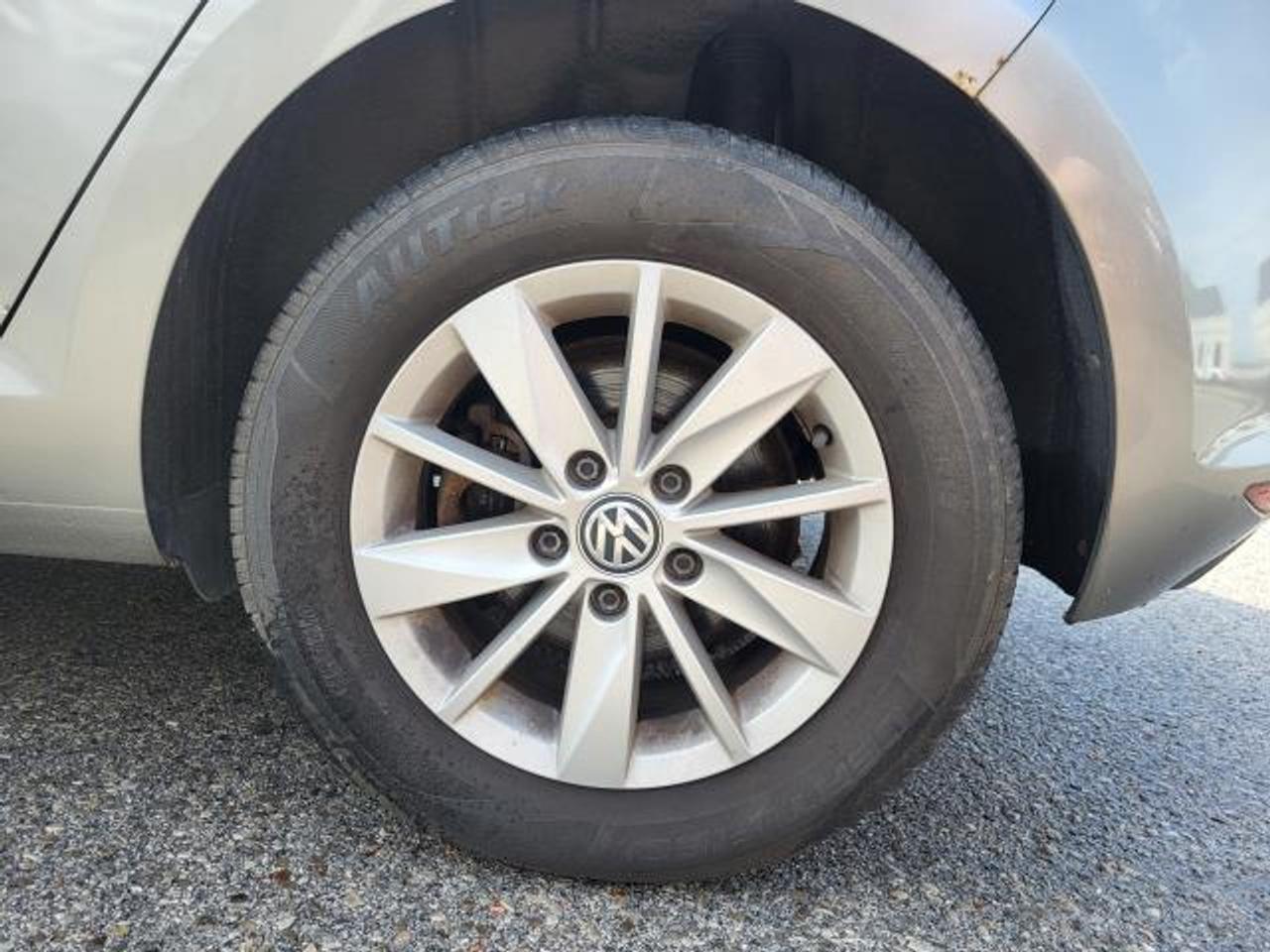 2016 Volkswagen Golf TRENDLINE Photo