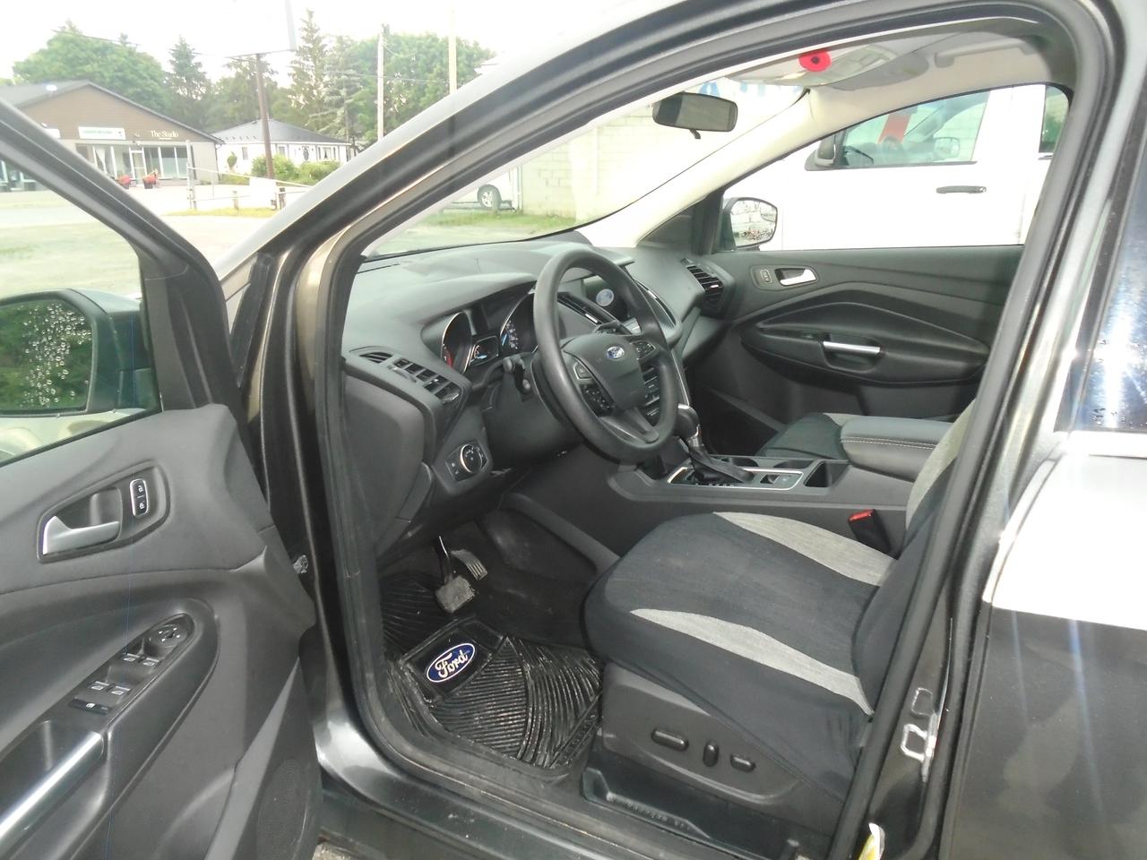 2017 Ford Escape SE Photo4