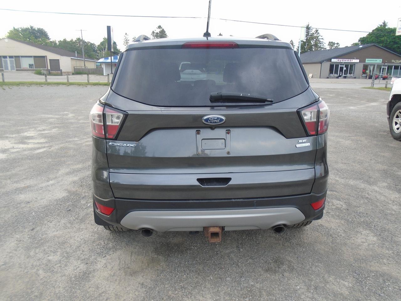 2017 Ford Escape SE Photo3