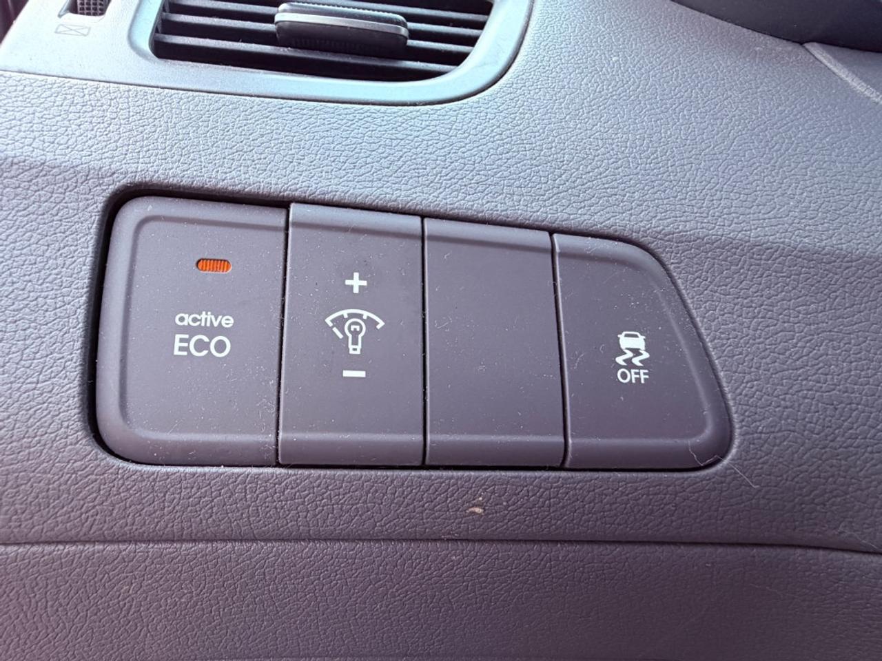 2014 Hyundai Elantra 4dr Automatic.1.8 l Photo