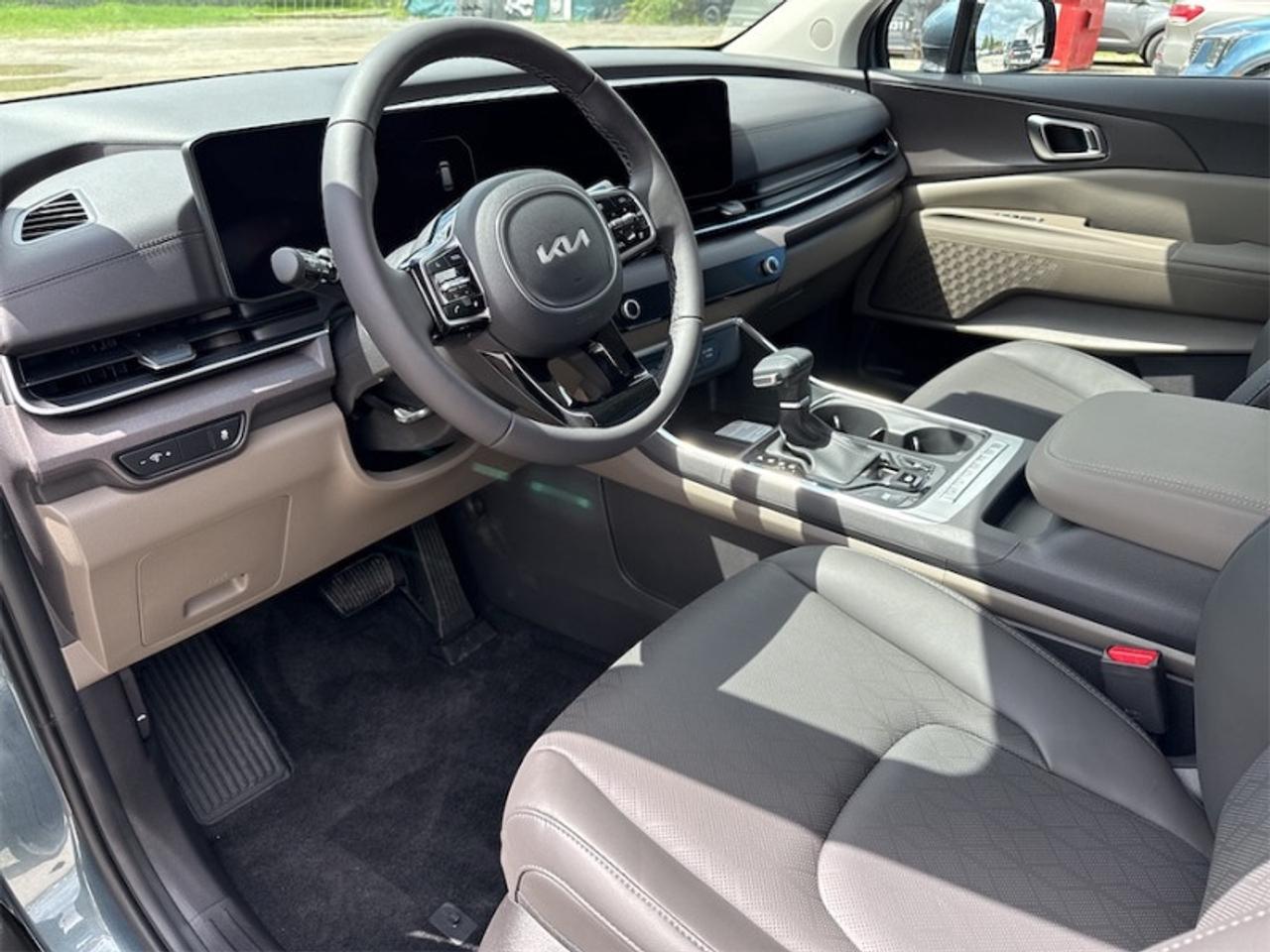 2026 Kia Carnival EX+   - Navigation GPS - $368 B/W Photo