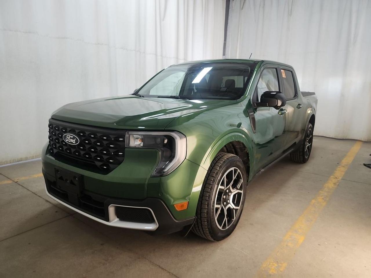2025 Ford Maverick Lariat Photo0