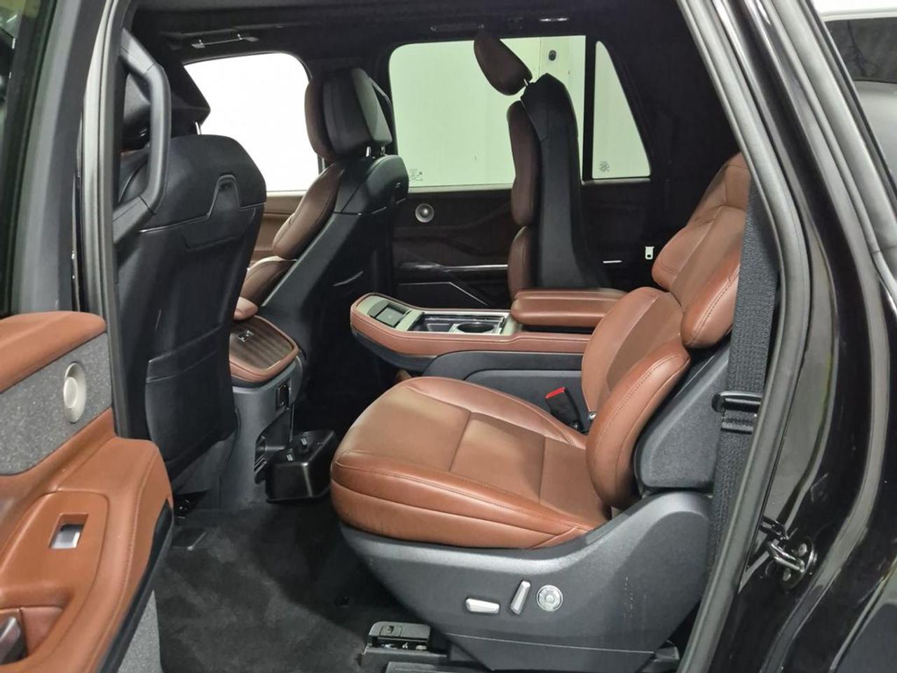 2025 Lincoln Navigator L Reserve Photo1