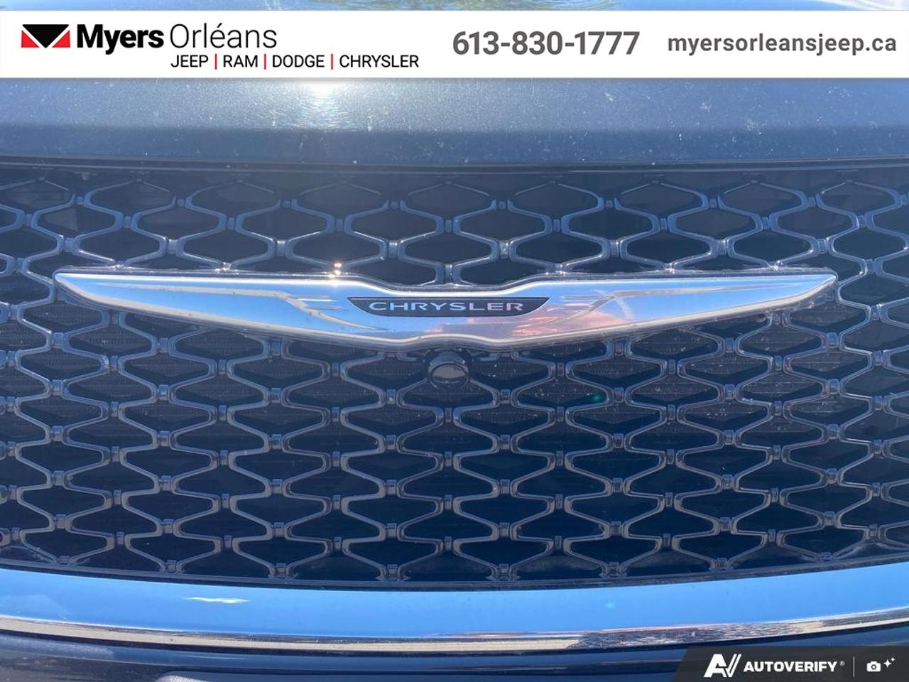 2023 Chrysler Pacifica Touring L   - Apple CarPlay Photo