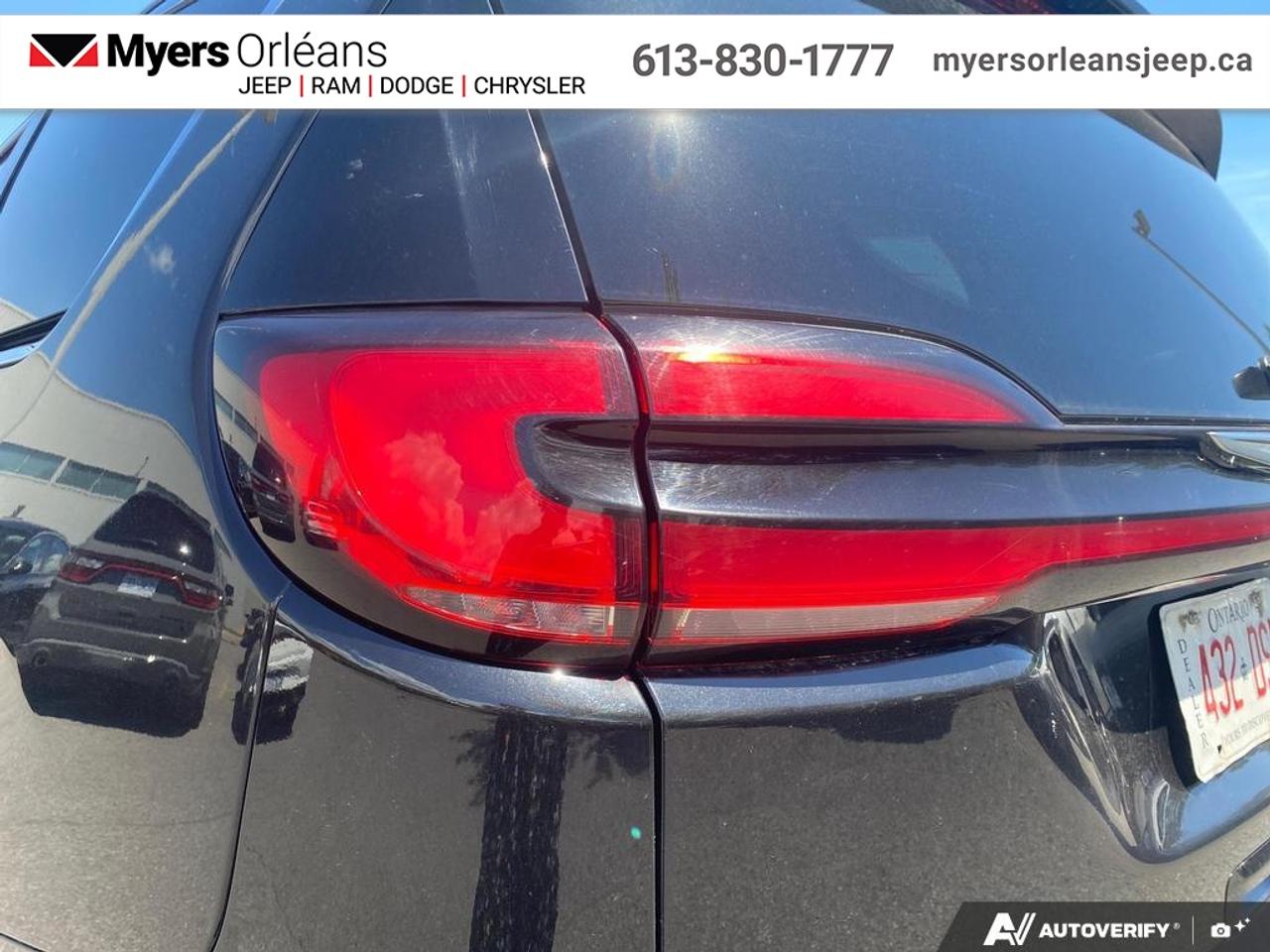 2023 Chrysler Pacifica Touring L   - Apple CarPlay Photo