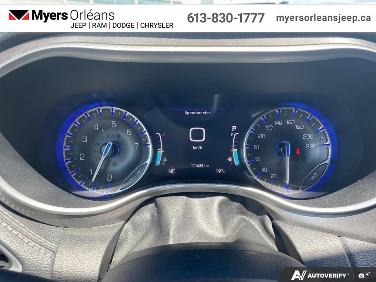 2023 Chrysler Pacifica Touring L   - Apple CarPlay Photo