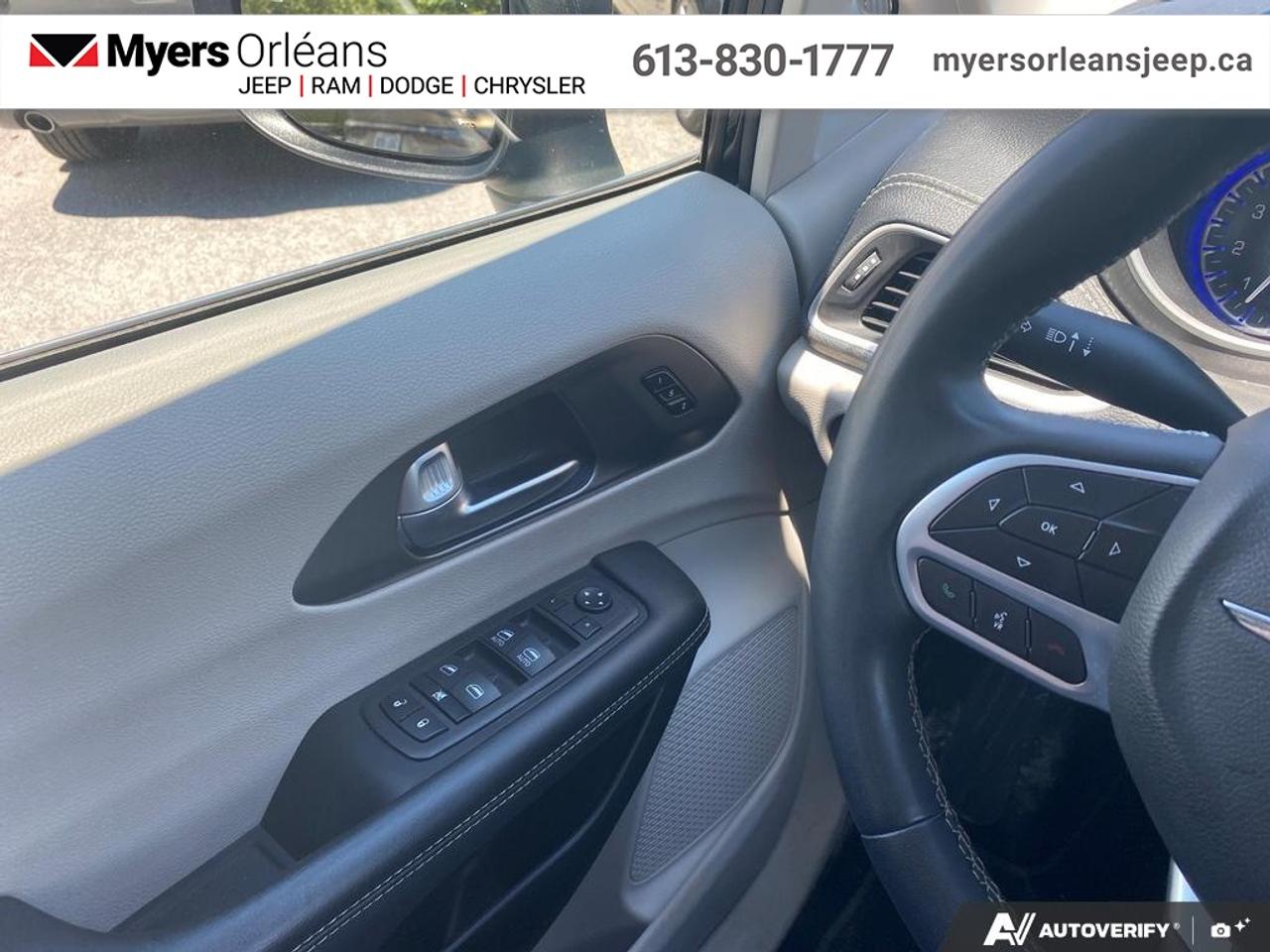 2023 Chrysler Pacifica Touring L   - Apple CarPlay Photo