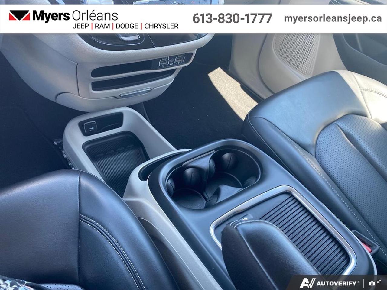 2023 Chrysler Pacifica Touring L   - Apple CarPlay Photo
