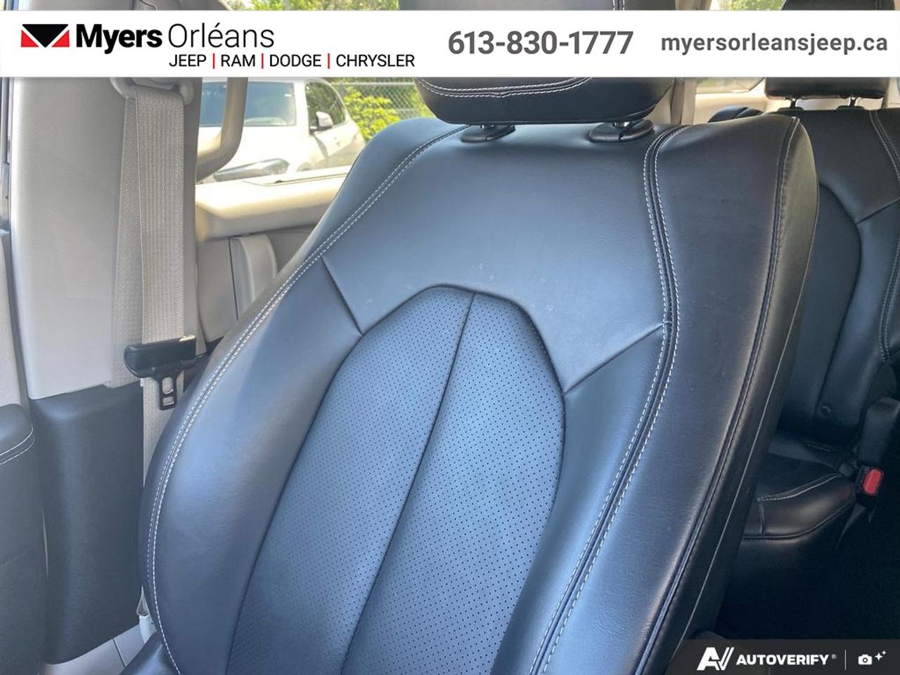 2023 Chrysler Pacifica Touring L   - Apple CarPlay Photo