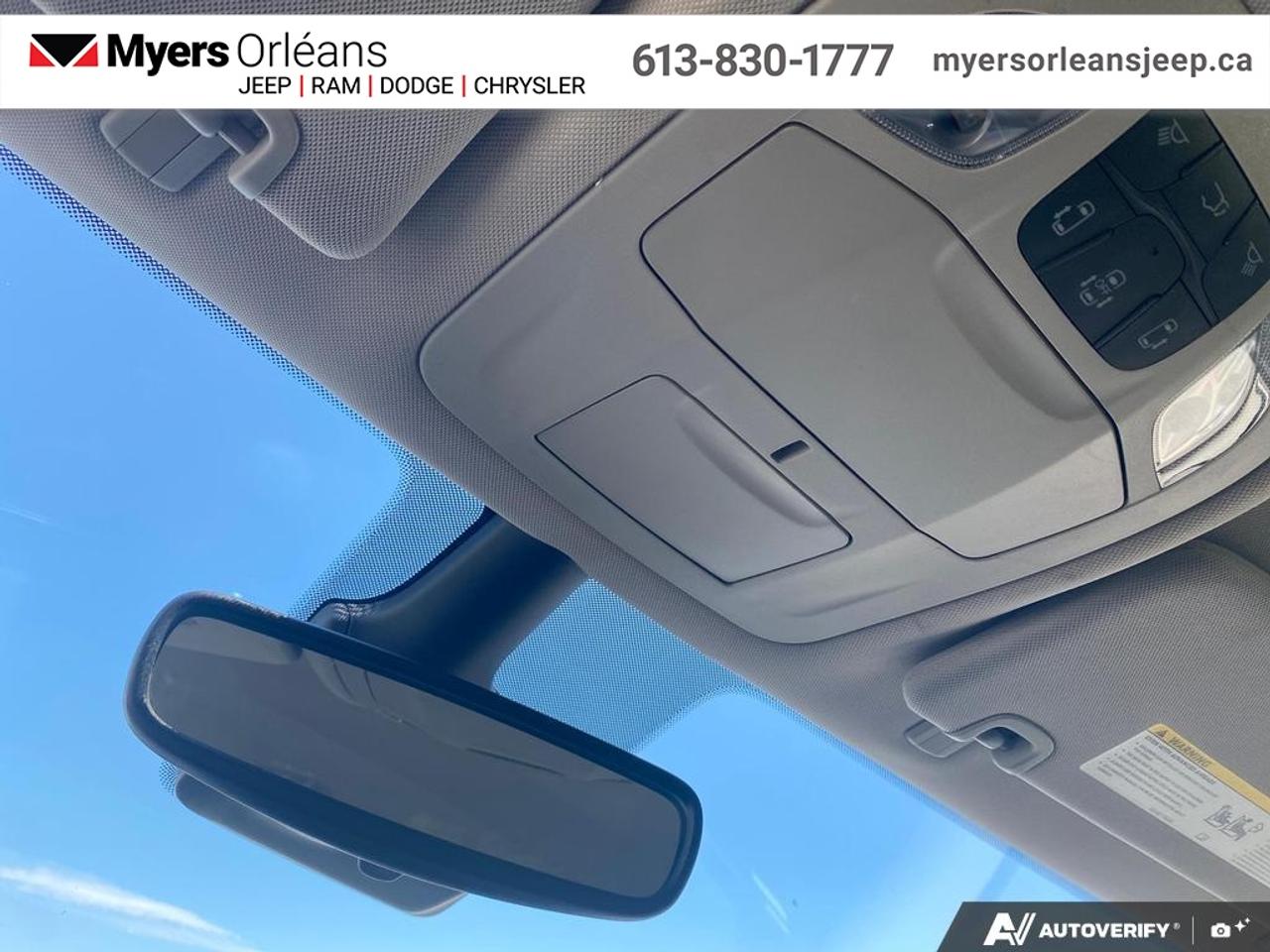 2023 Chrysler Pacifica Touring L   - Apple CarPlay Photo