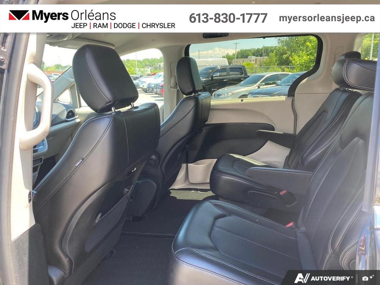 2023 Chrysler Pacifica Touring L   - Apple CarPlay Photo