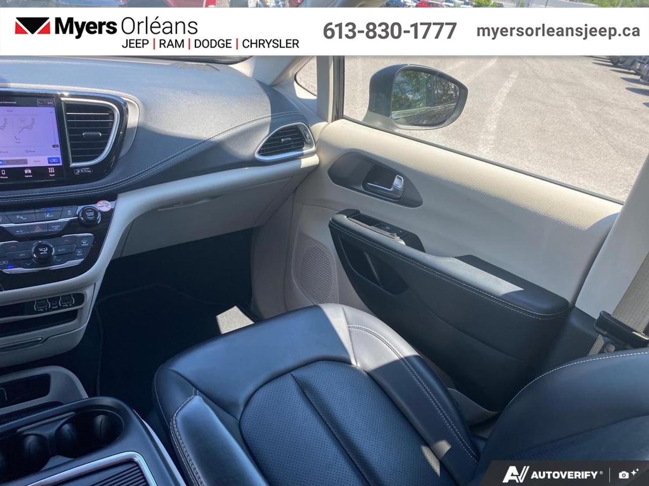 2023 Chrysler Pacifica Touring L   - Apple CarPlay Photo