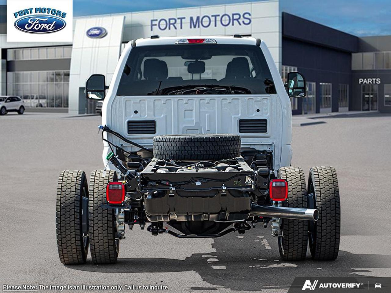 2026 Ford Chassis Cab F-550® XLT Photo4