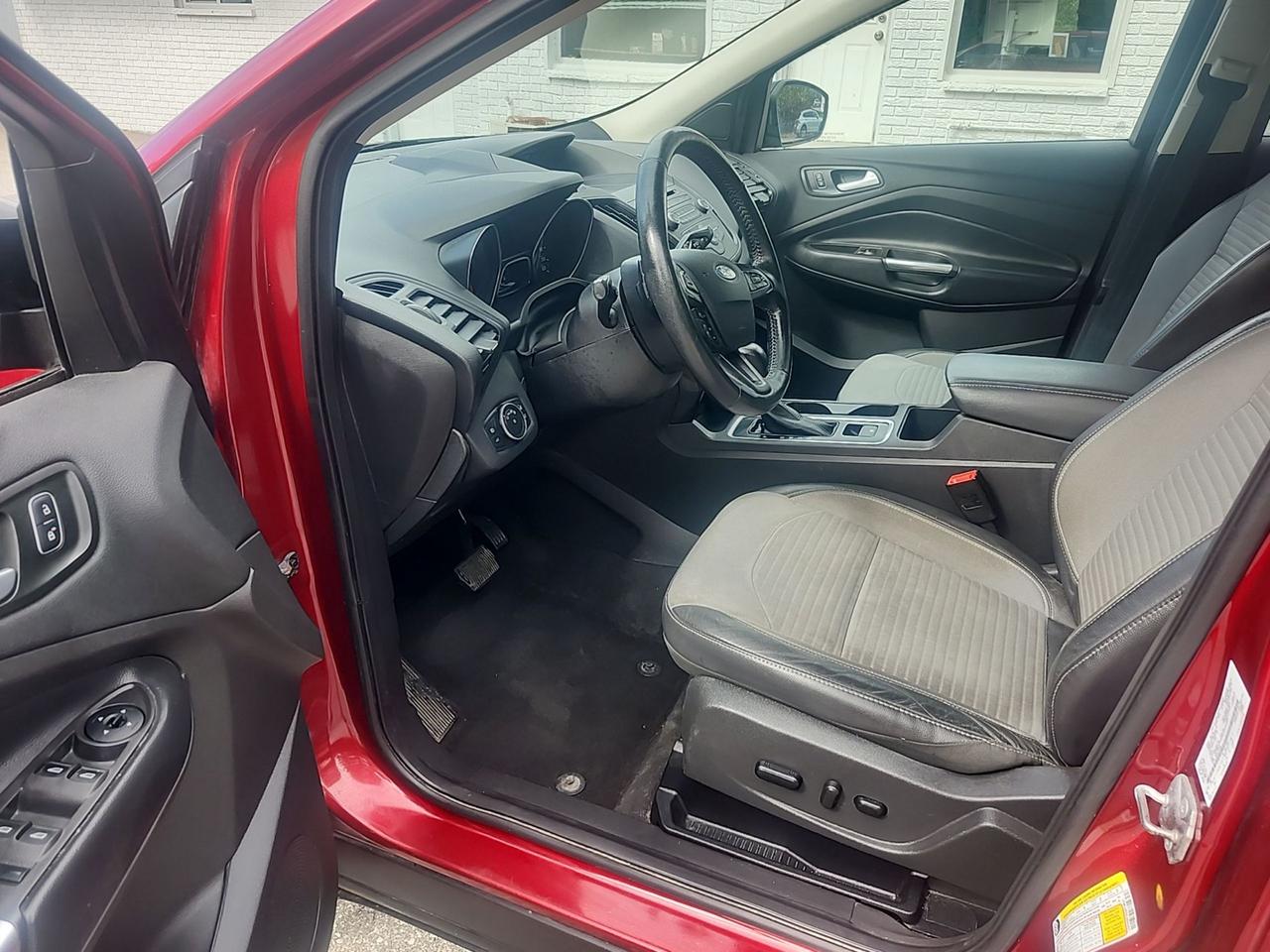 2018 Ford Escape SE Photo