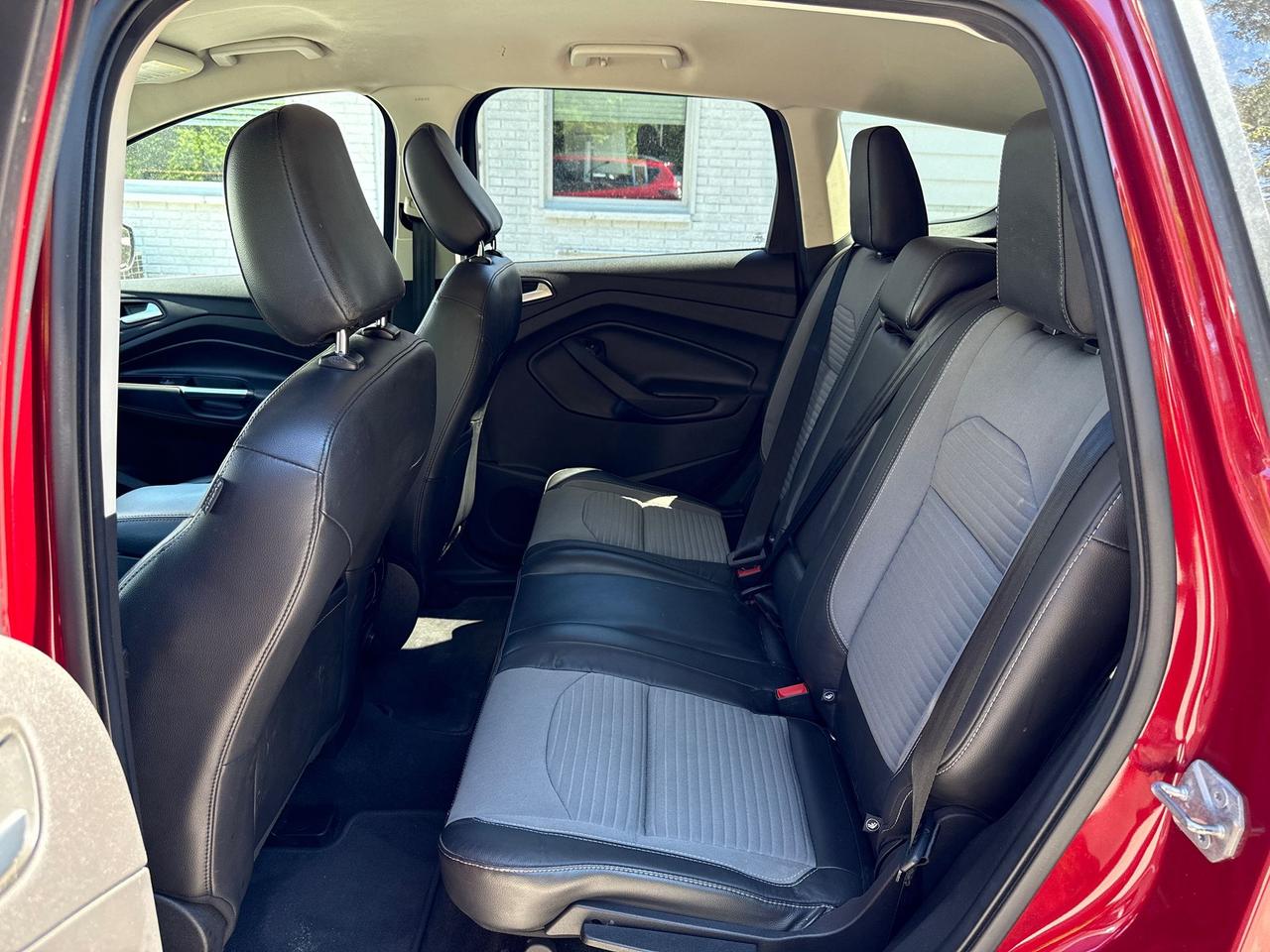 2018 Ford Escape SE W/ECOBOOST - 19 ALLOY WHEELS - HEATED SEATS - CRUISE/CLIMATE CONTROL Photo