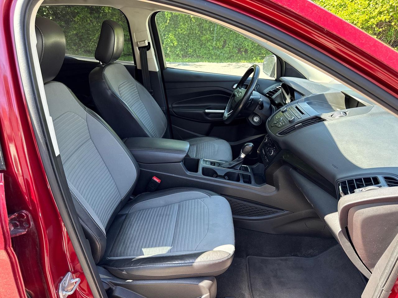 2018 Ford Escape SE W/ECOBOOST - 19 ALLOY WHEELS - HEATED SEATS - CRUISE/CLIMATE CONTROL Photo