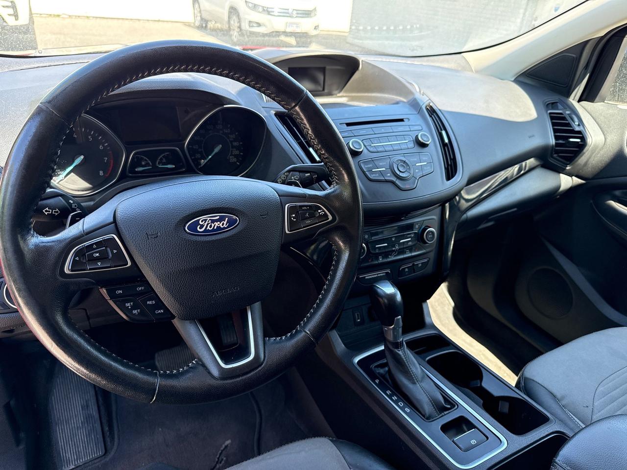 2018 Ford Escape SE W/ECOBOOST - 19 ALLOY WHEELS - HEATED SEATS - CRUISE/CLIMATE CONTROL Photo