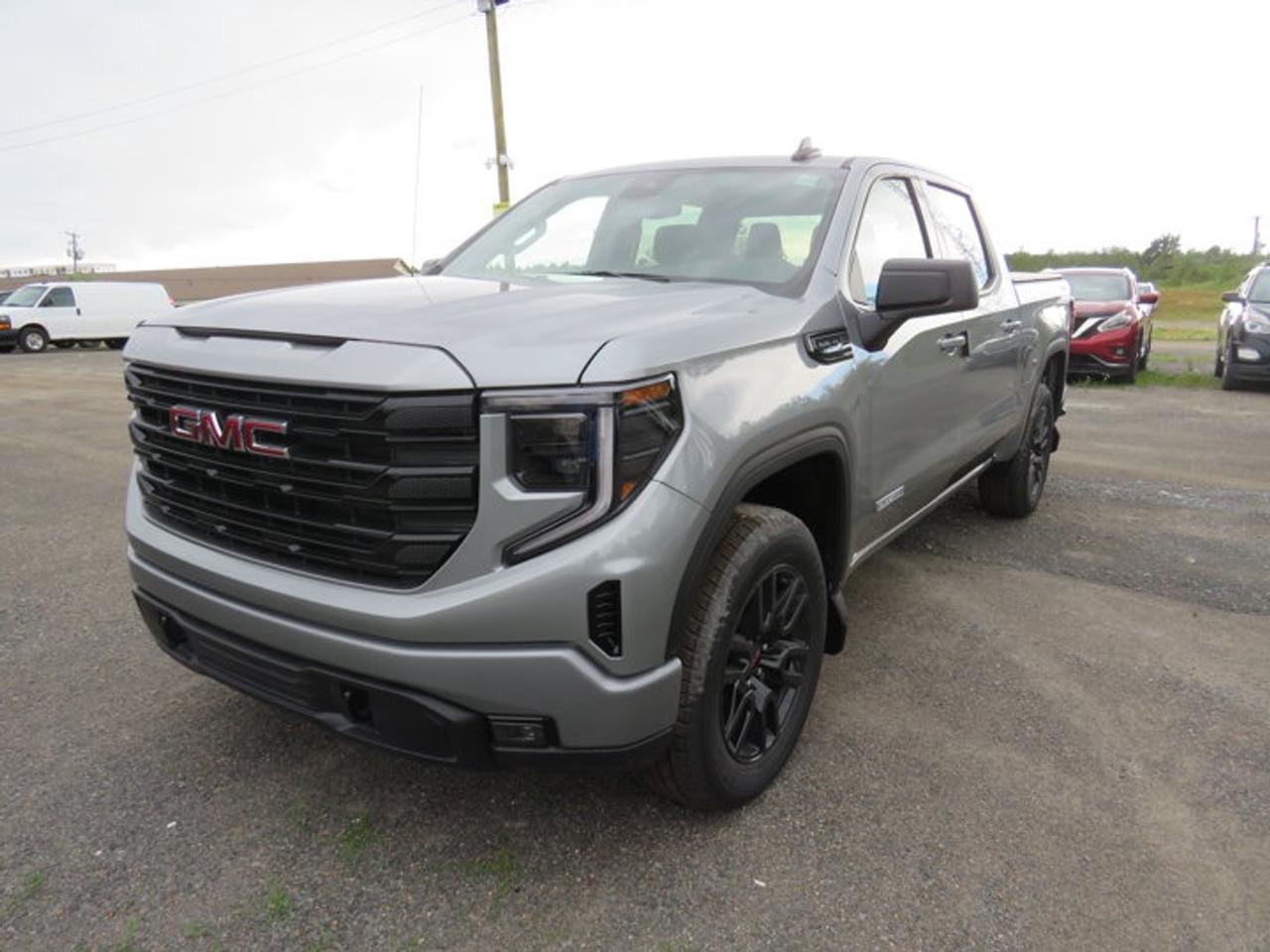 4WD Crew Cab 147 Elevation, 10-Speed Automatic, Gas V8 5.3L/325