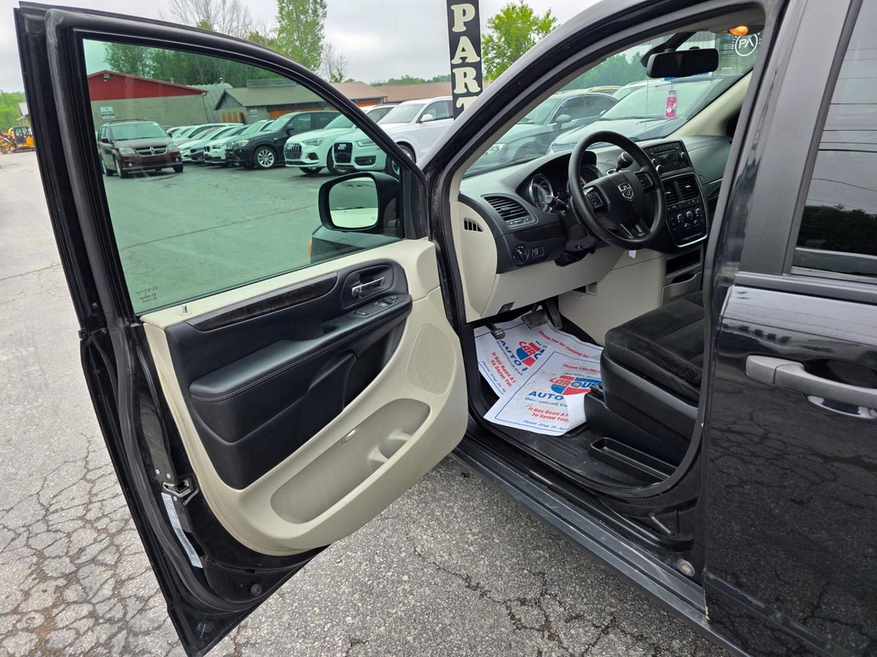 2019 Dodge Grand Caravan SE Photo