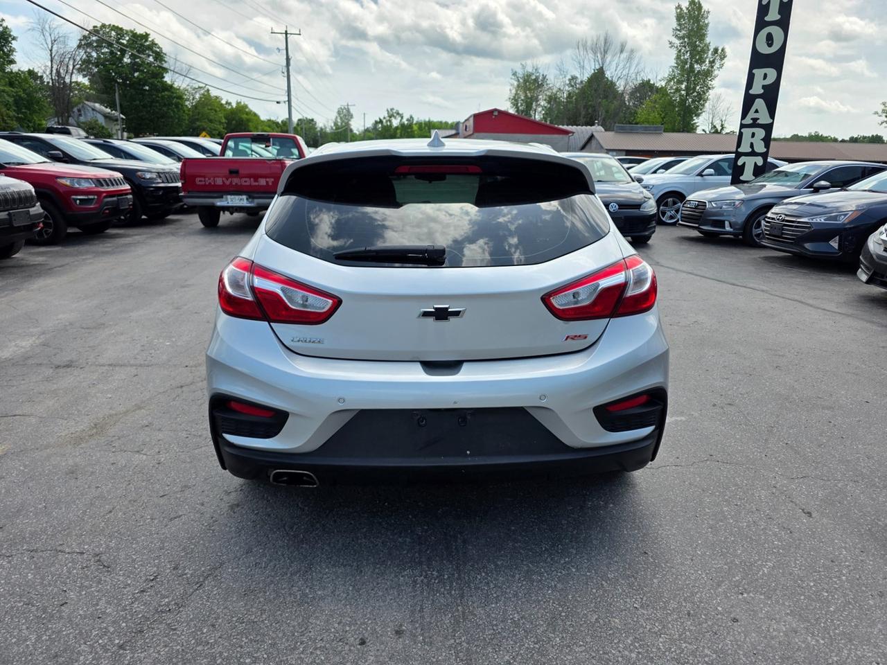 2019 Chevrolet Cruze LT Photo