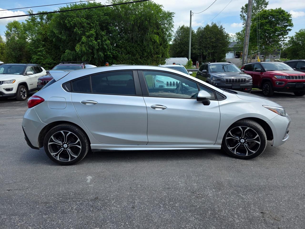 2019 Chevrolet Cruze LT Photo