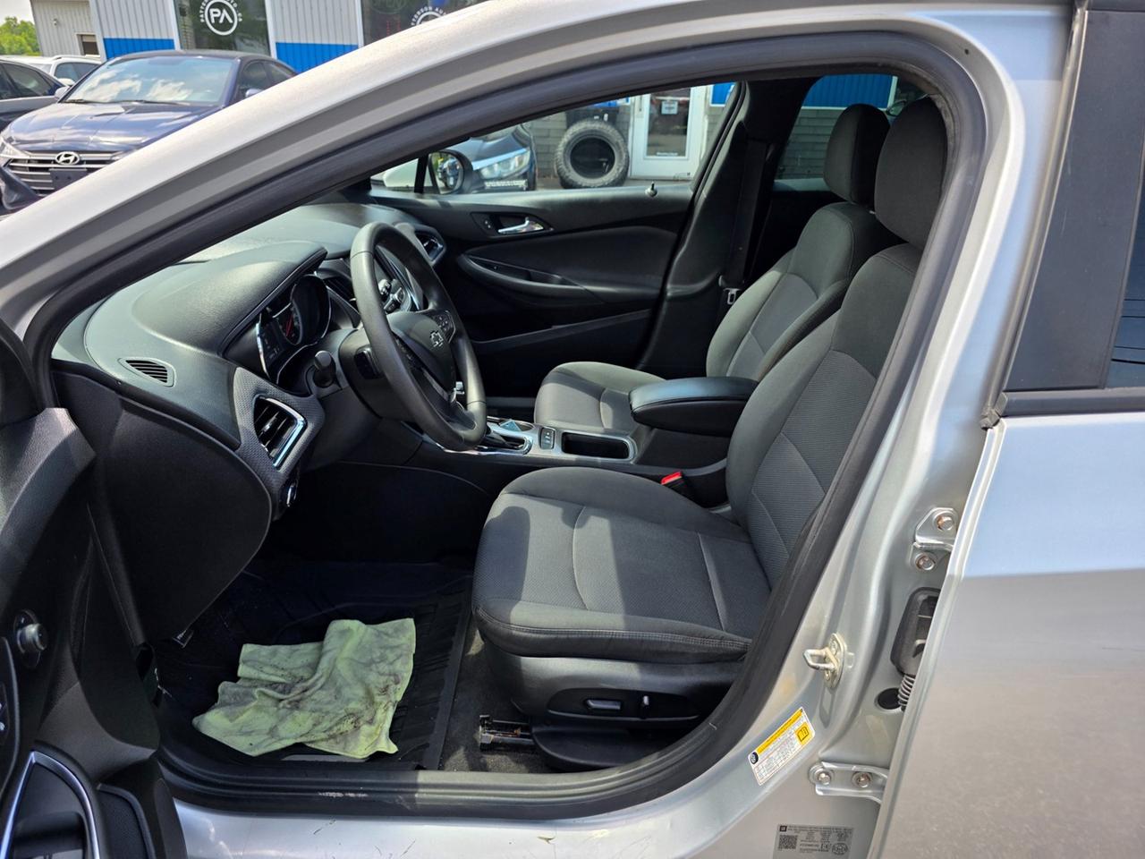 2019 Chevrolet Cruze LT Photo