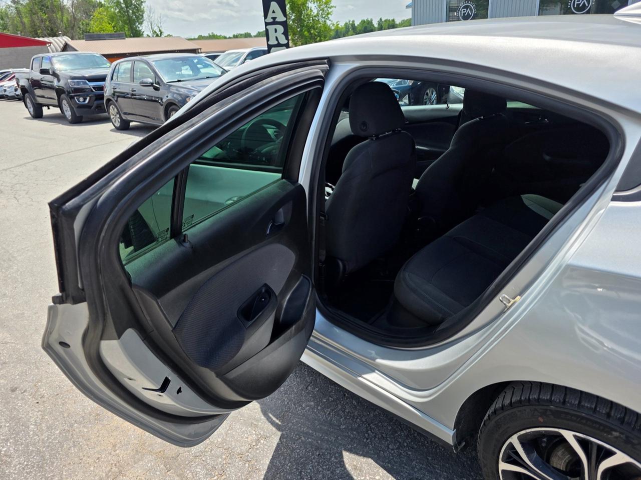 2019 Chevrolet Cruze LT Photo