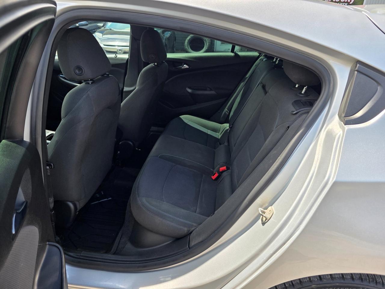 2019 Chevrolet Cruze LT Photo