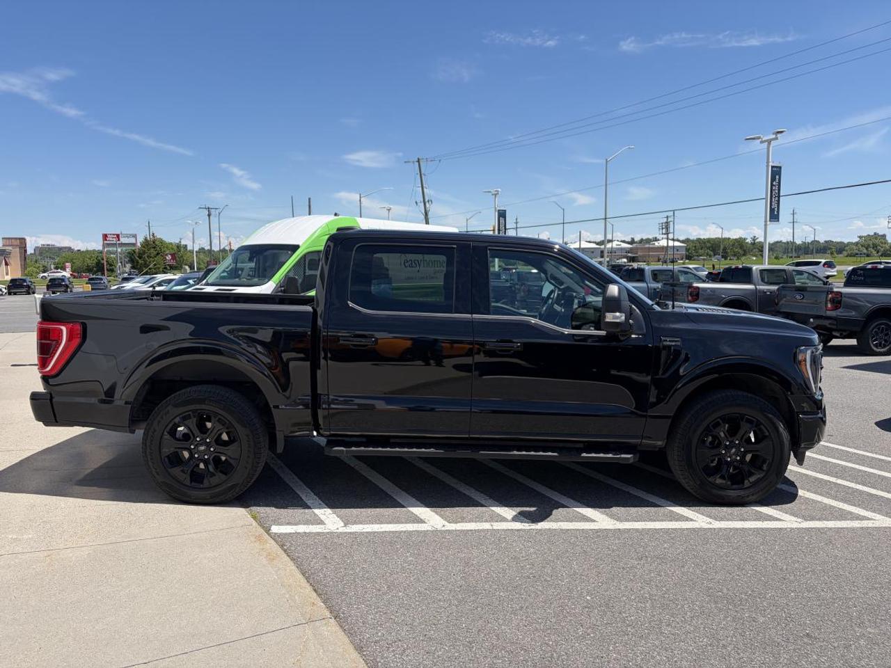2023 Ford F-150 XLT Photo
