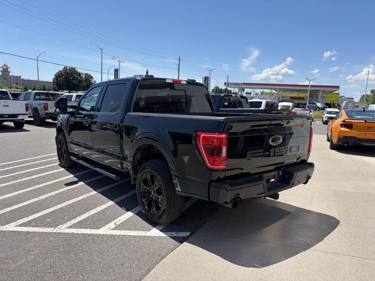2023 Ford F-150 XLT Photo