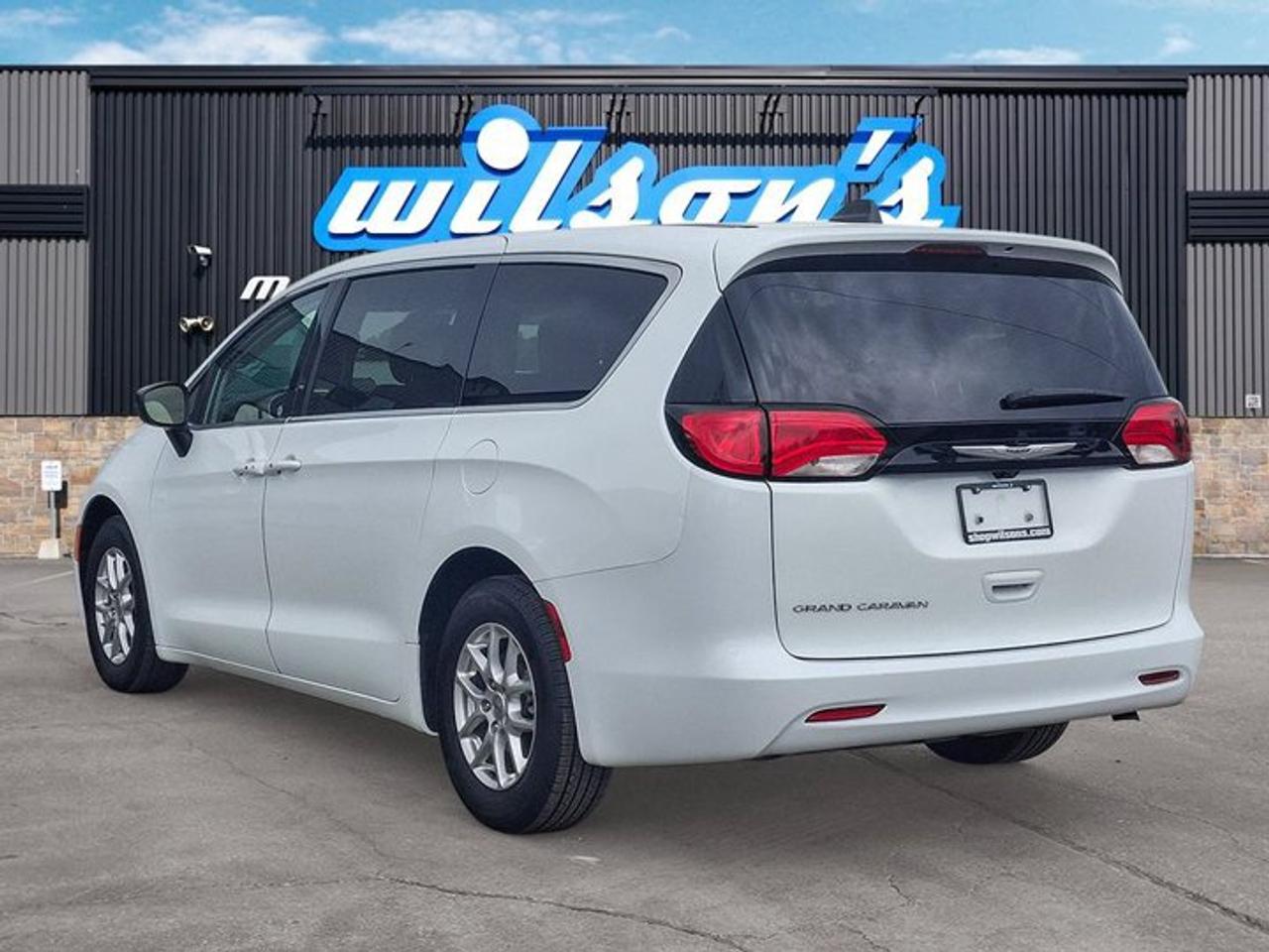 2024 Dodge Grand Caravan SXT | Heated Seats + Steering | Power Sliding Doors | Remote Start | CarPlay | Rear Cam | and More ! Photo