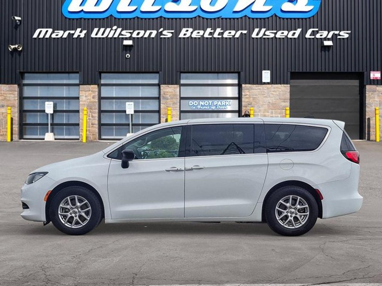 2024 Dodge Grand Caravan SXT | Heated Seats + Steering | Power Sliding Doors | Remote Start | CarPlay | Rear Cam | and More ! Photo5
