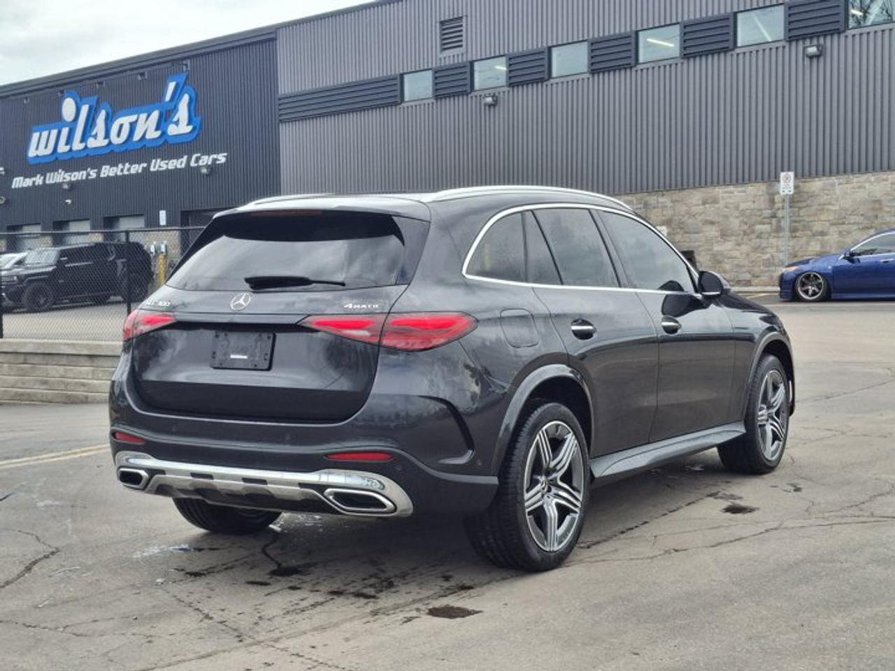 2023 Mercedes-Benz GLC GLC 300 4Matic | Leather | Premium Plus Pkg | 20 Inch AMG Wheels | Panoramic Sunroof | and More ! Photo