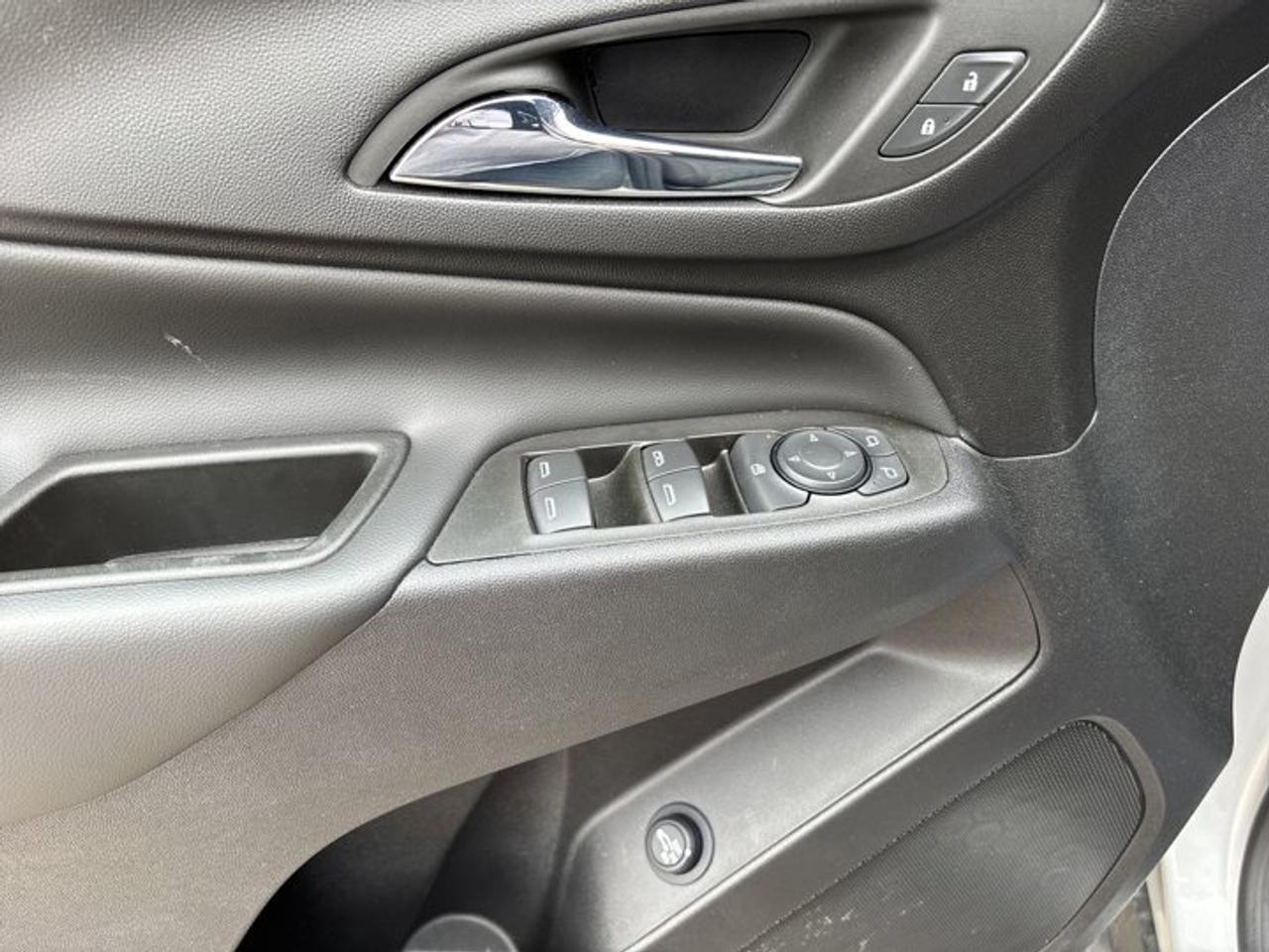 2022 Chevrolet Equinox LT FWD | No Accidents Photo