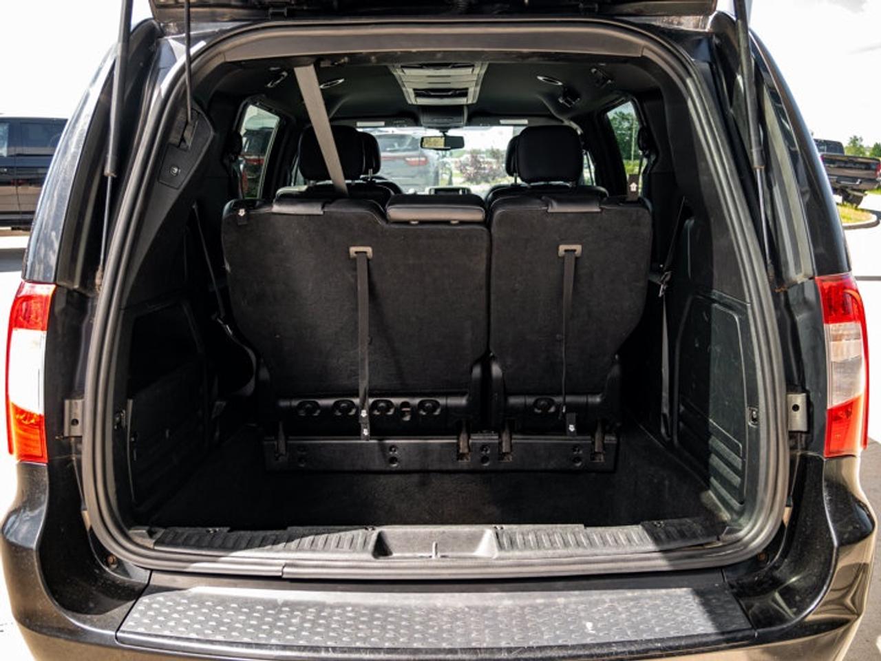 2015 Chrysler Town & Country S Photo