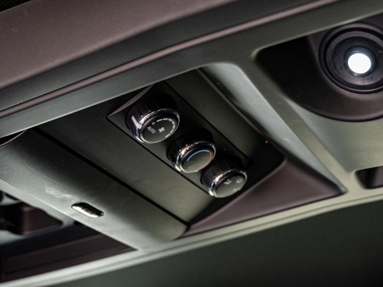 2015 Chrysler Town & Country S Photo