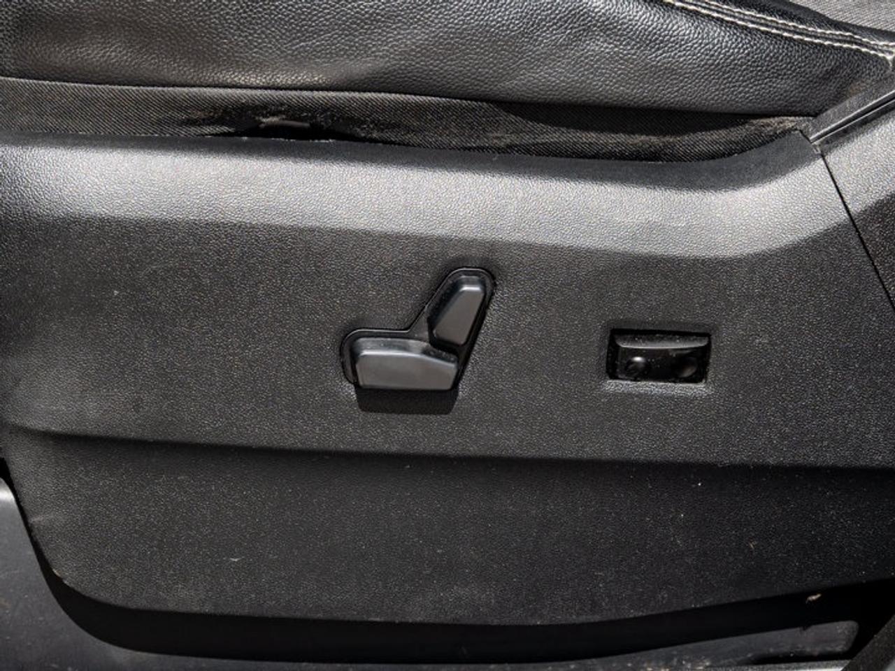 2015 Chrysler Town & Country S Photo